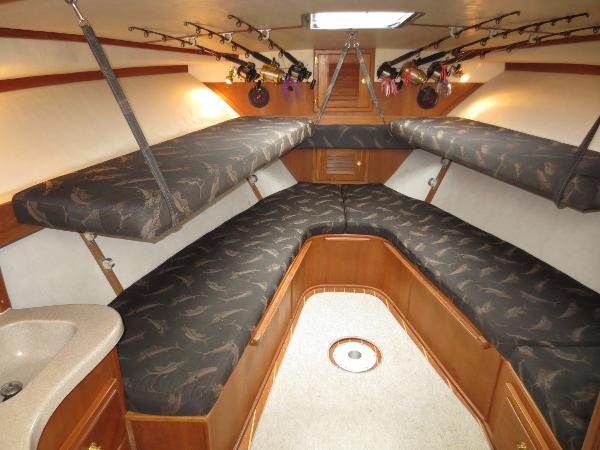 32' Albemarle 2002 - Yacht for Sale | Bluewater Yacht Sales