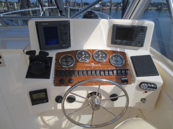 32' Albemarle 2002 - Yacht for Sale | Bluewater Yacht Sales